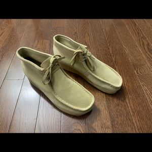 Clarks Wallabee Boots (9.5)